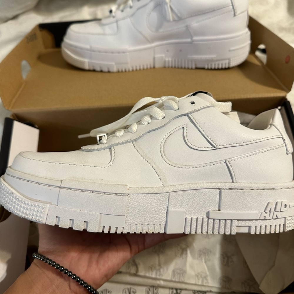 Nike Air Force 1 Pixel Size 7